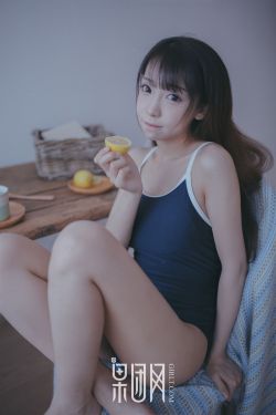 瑜伽女教练